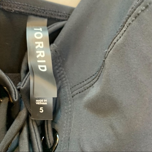 Torrid Black Lace Front One Piece, 5X. - Picture 6 of 7